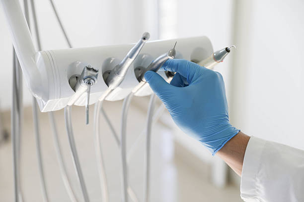 Professional Tooth Extraction technician working in Carlton, OR